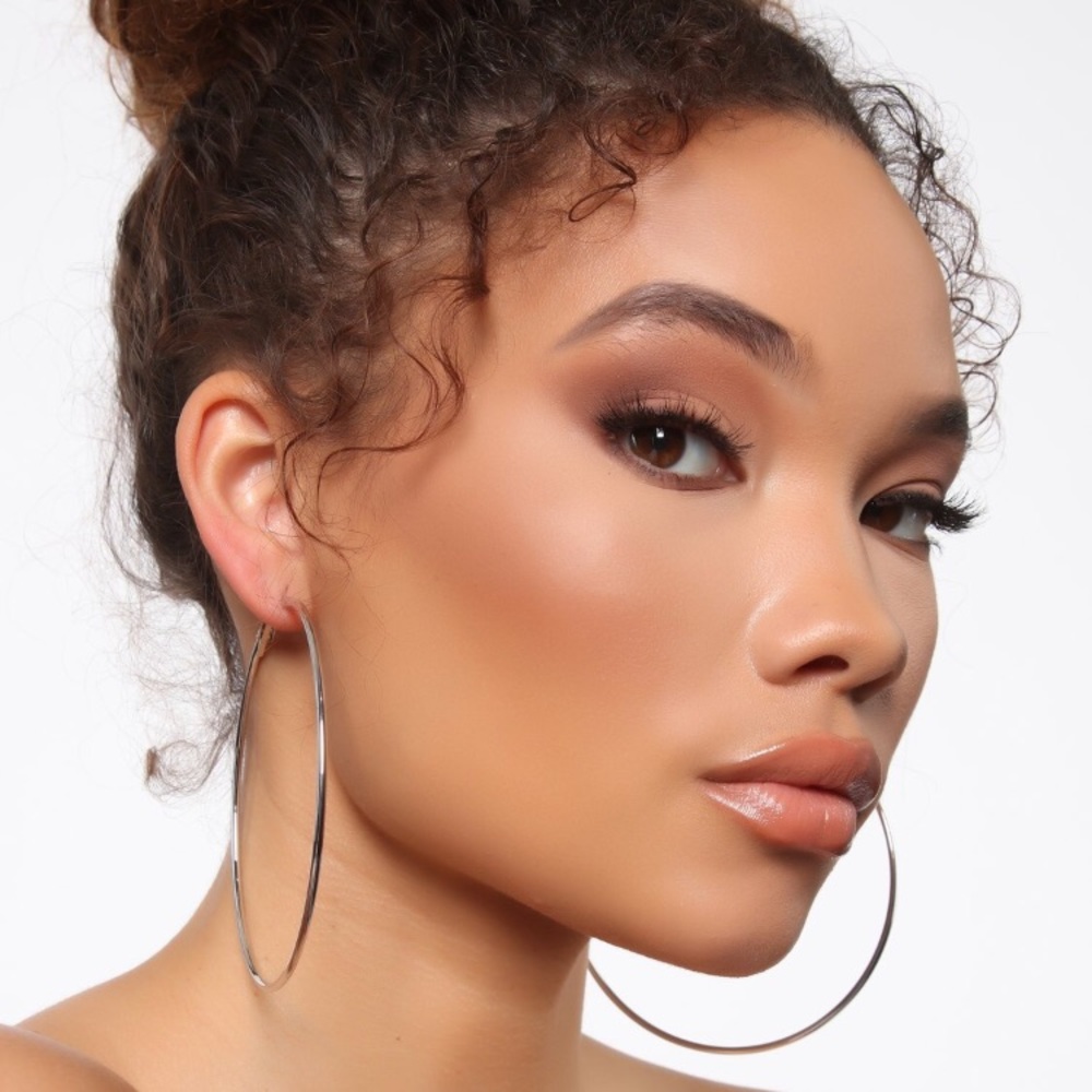 ⚡️ Silver Hoops